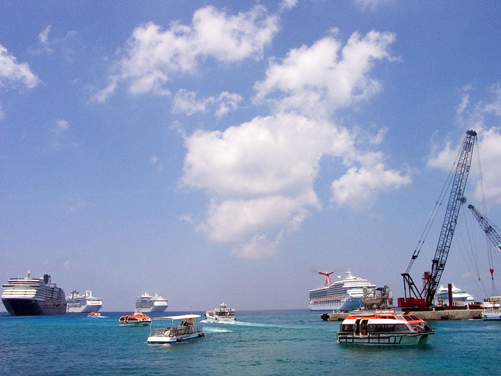 Ships & Tenders In George Town