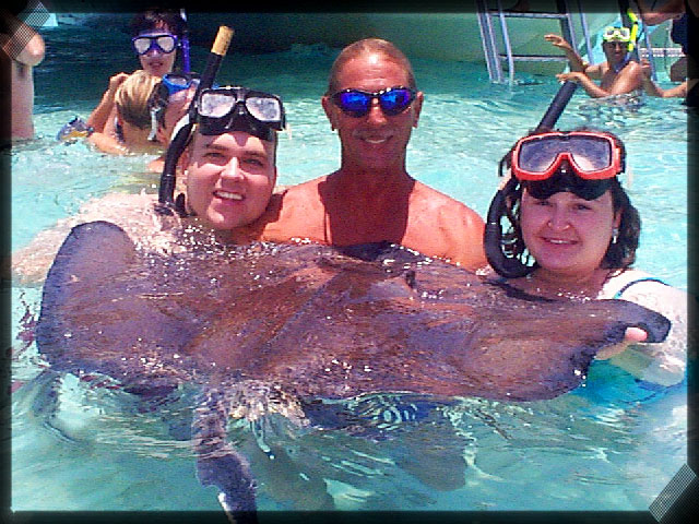 Jaddie, Becky, & Tour Guide With Stingray